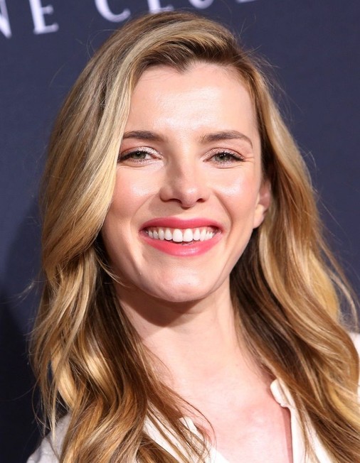 Betty Gilpin