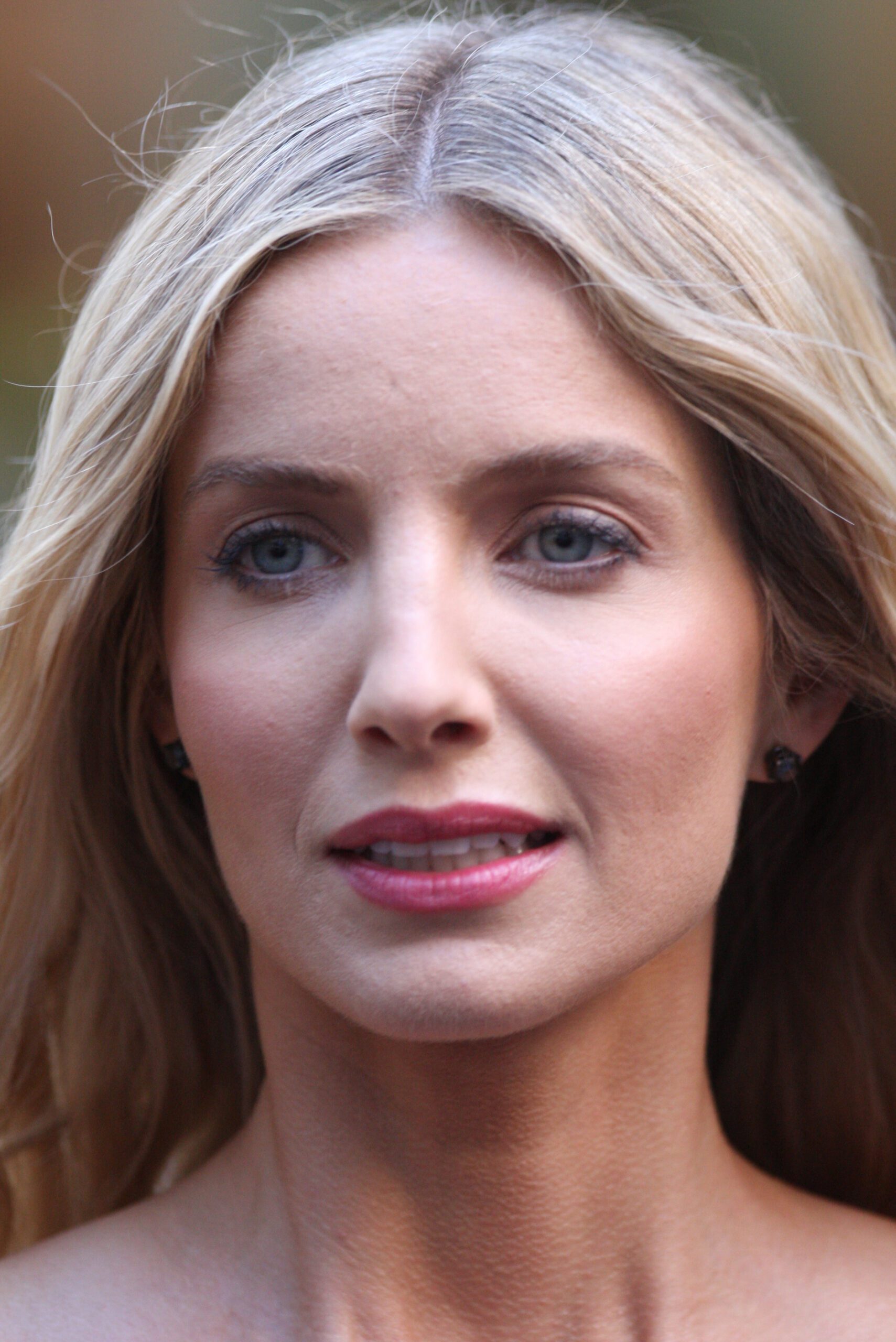 Annabelle Wallis