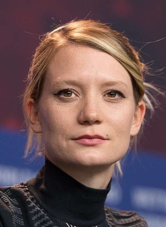 Mia Wasikowska